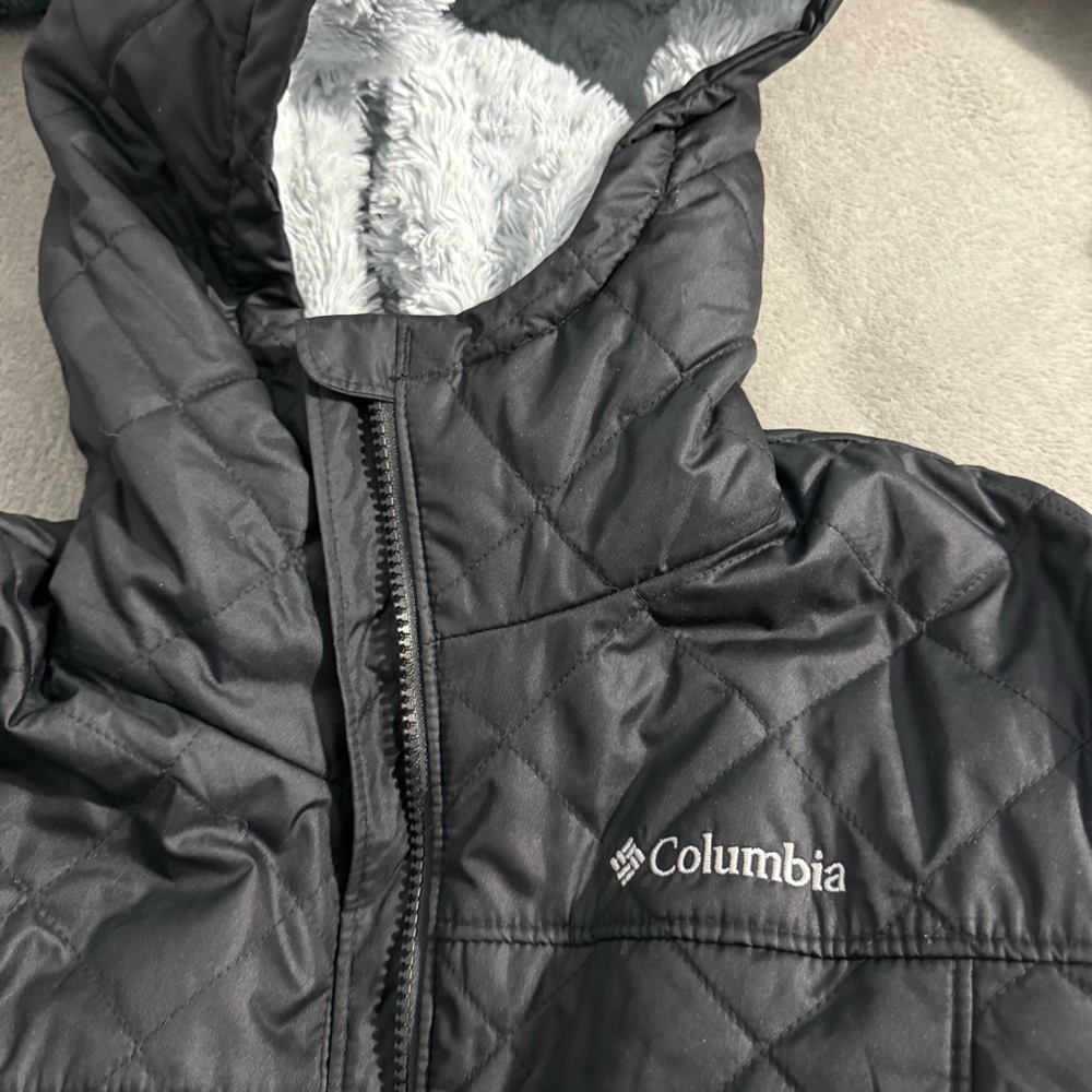 Women Columbia Black Jacket with Soft Gray Lining